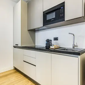 Appartement Beplace In San Babila, Milan